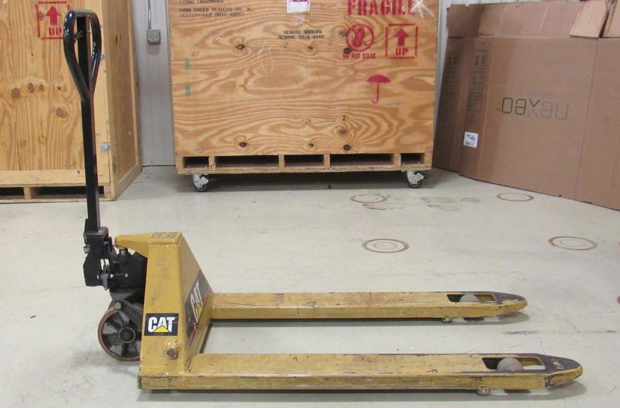 Auction Ohio CAT Pallet Jack