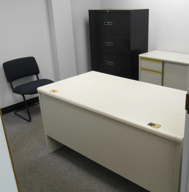 Auction Ohio Ready Made Office