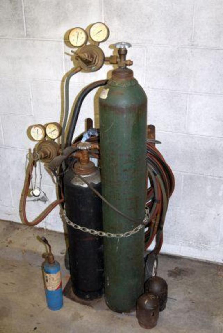 Auction Ohio Welding Torch, Tanks and Cart