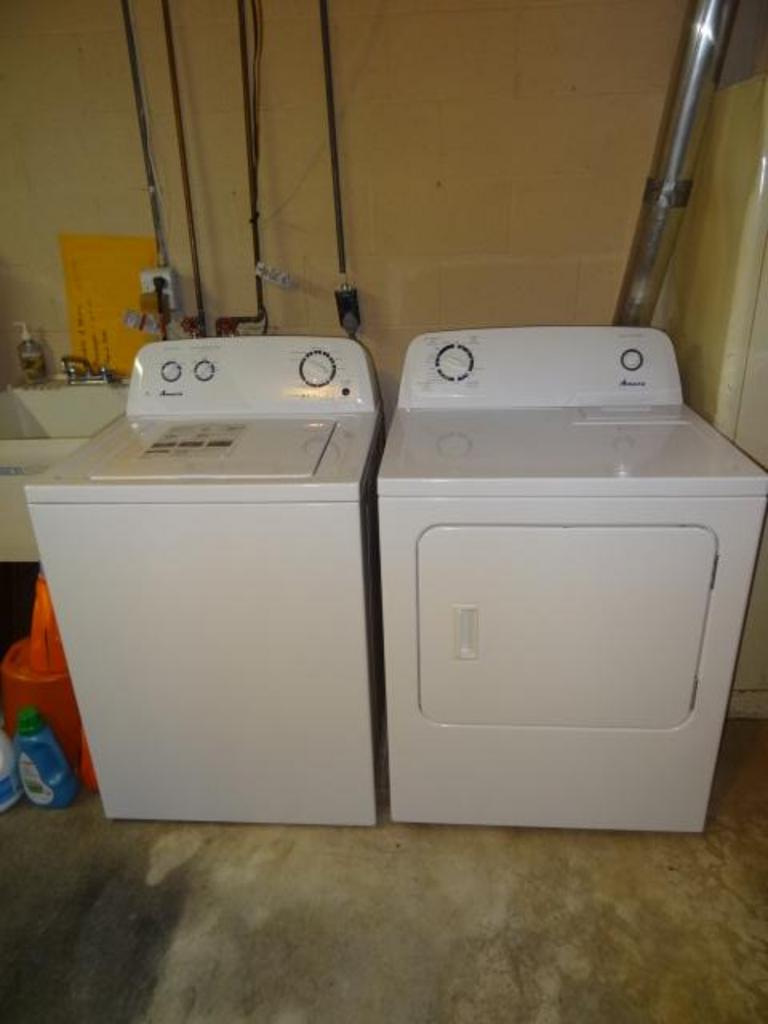 Auction Ohio Amana Washer & Dryer