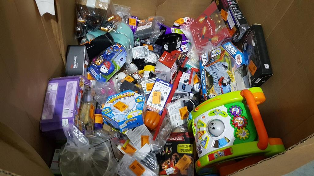 Auction Ohio BULK TOYS AND HOUSEHOLD ITEMS