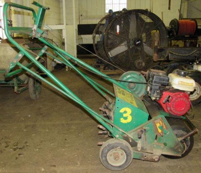 Auction Ohio Lawn Care Aerator