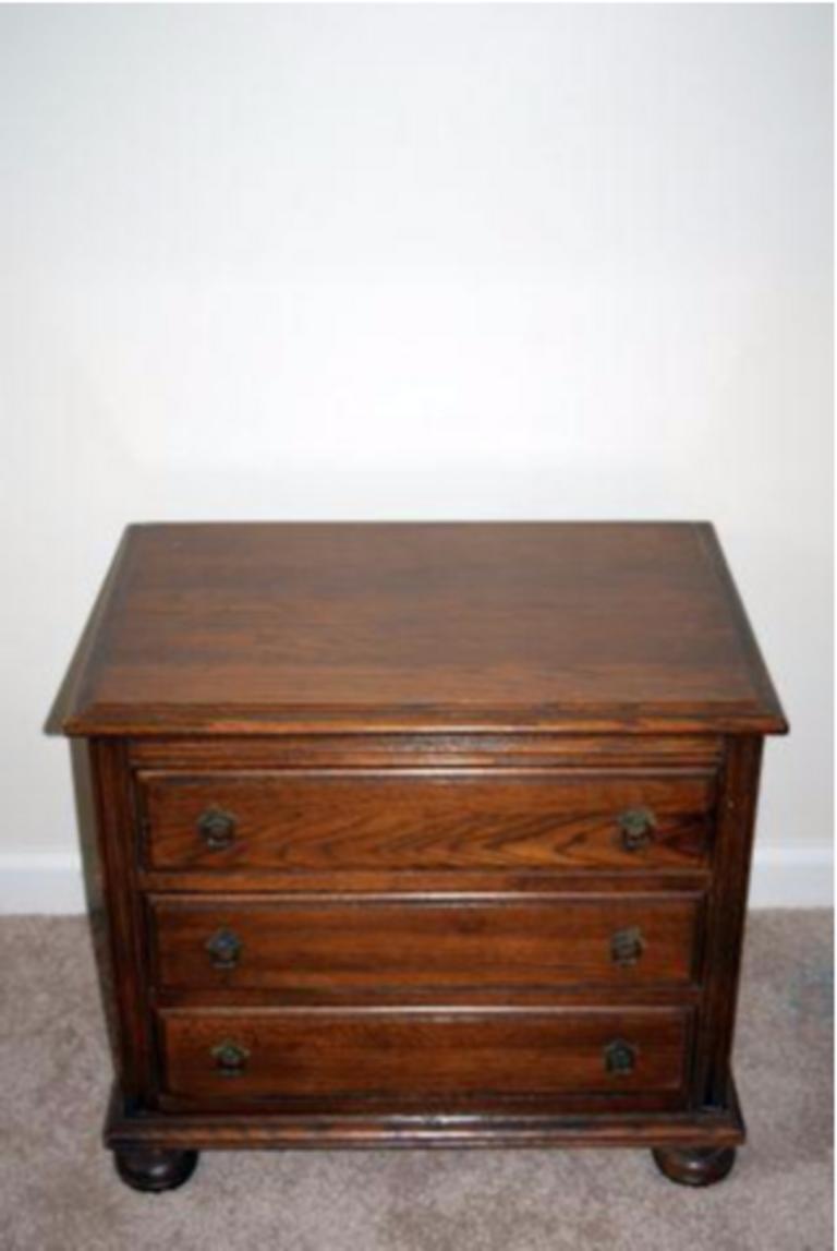 Auction Ohio Ethan Allen Chest of Drawers