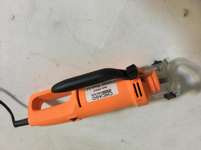 Auction Ohio Chicago Electric Cutout Tool