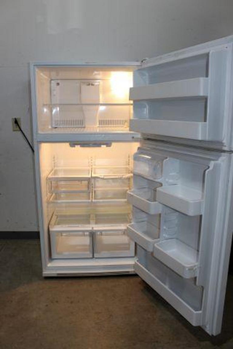 Auction Ohio Maytag Performa Refrigerator