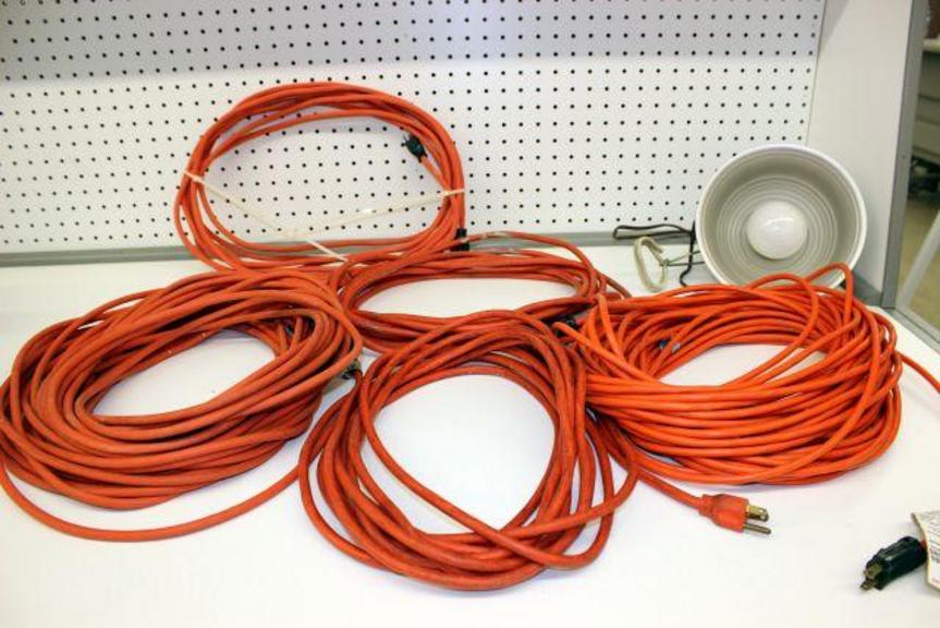 Auction Ohio Extension Cords & Work Light