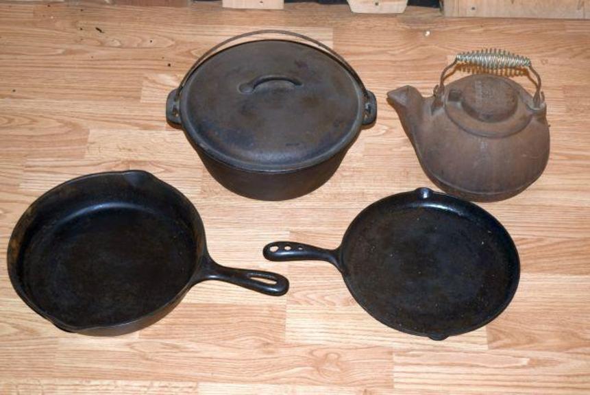 Auction Ohio Cast Iron Cookware