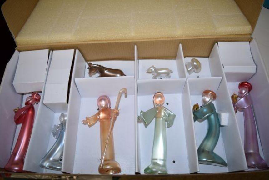 Auction Ohio Blown Glass Nativity