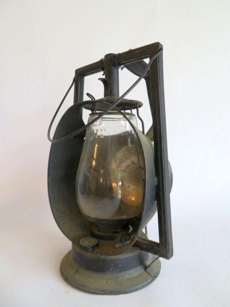 Auction Ohio | Dietz Lantern