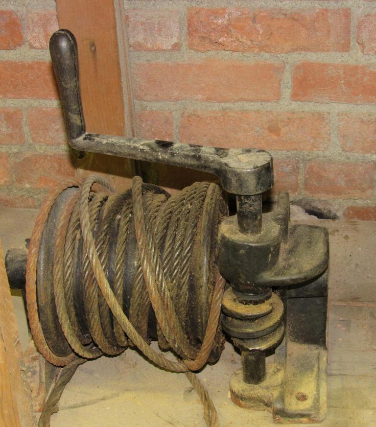 Auction Ohio Antique Hand Winch