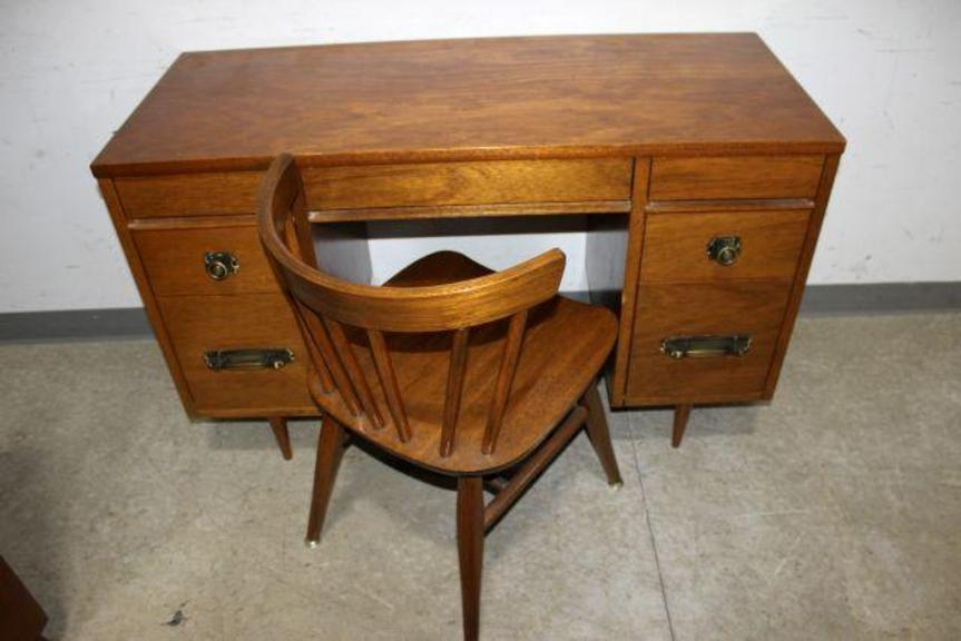 Auction Ohio Vintage Student Desk