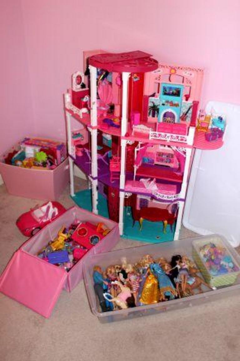 furniture for barbie dream house