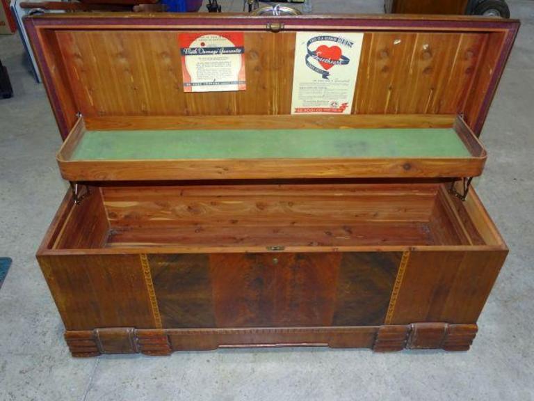 Auction Ohio Roos Cedar Chest