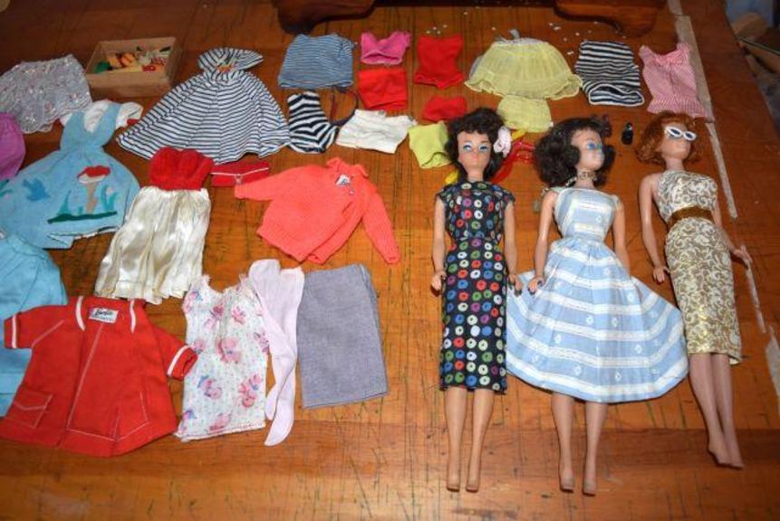 Auction Ohio Vintage Barbie Dolls & Clothes
