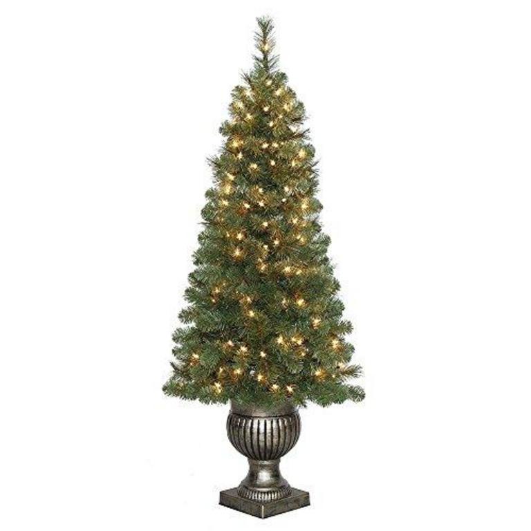 Auction Ohio HOME ACCENTS PRE LIT TREE