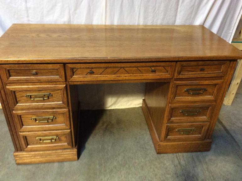 Auction Ohio Desk