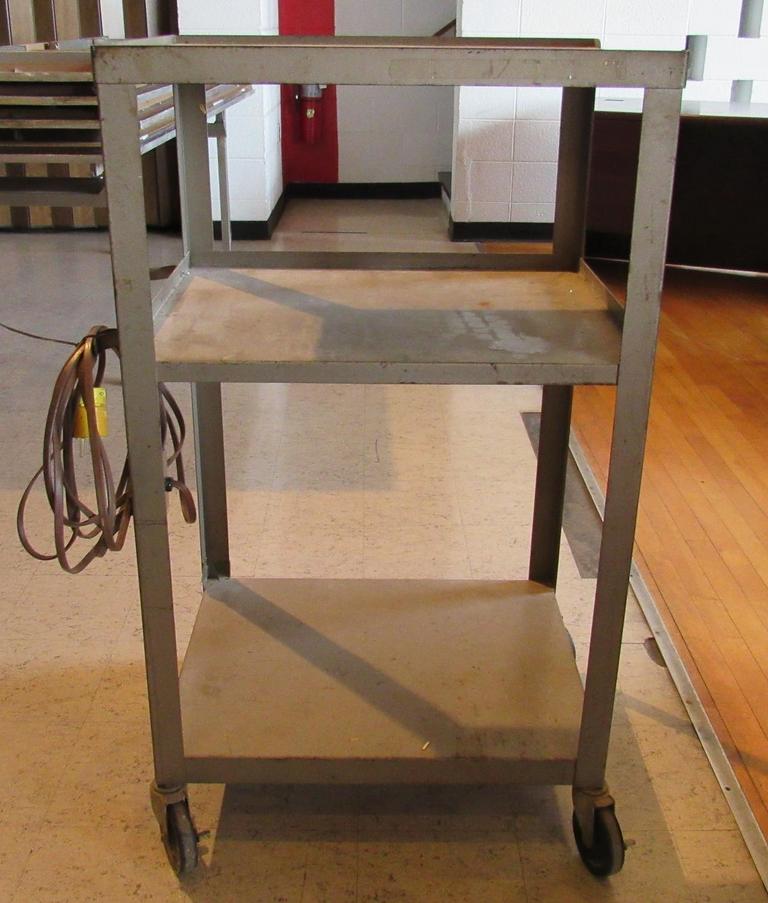 Auction Ohio Metal Projector Cart