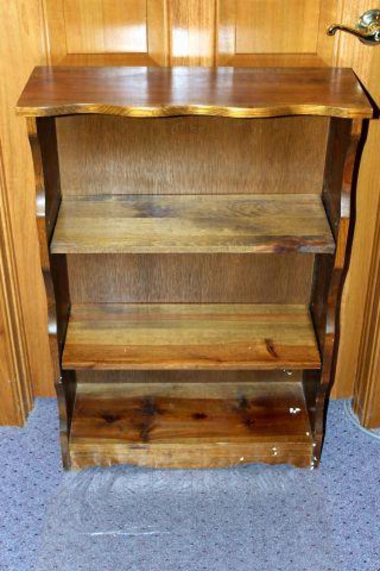 Auction Ohio Wood Shelf