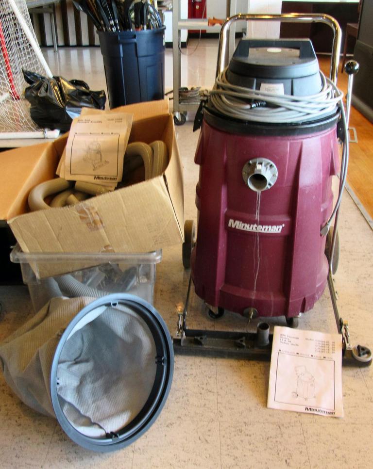 Auction Ohio Minuteman Commercial Vacuum