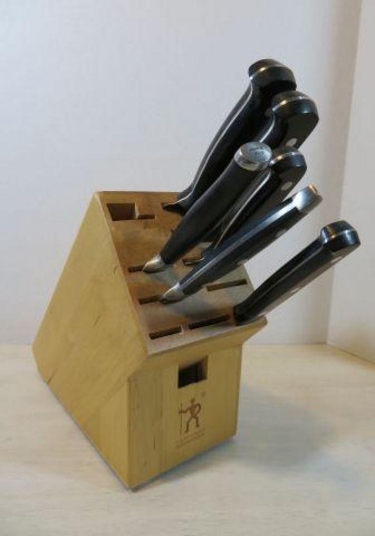 Auction Ohio JA Henckel Knife Set