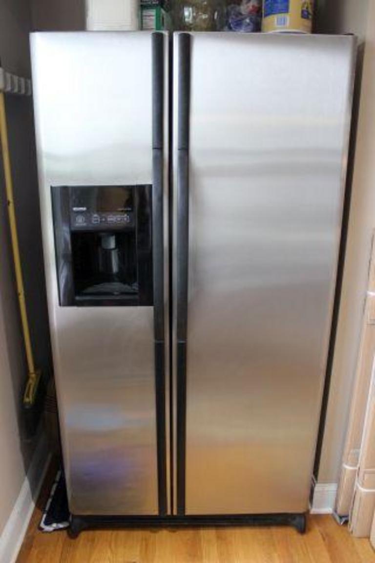 Auction Ohio Refrigerator