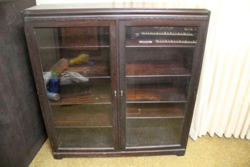 GRAND RAPIDS DISPLAY CABINET