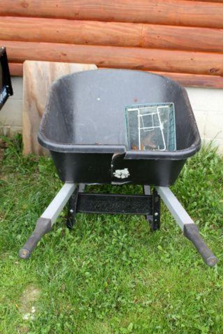 Auction Ohio WHEEL BARROW
