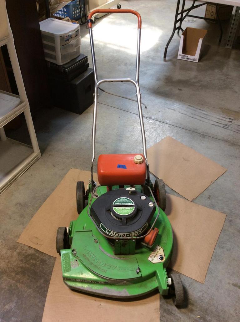 Auction Ohio Lawn Boy Mower