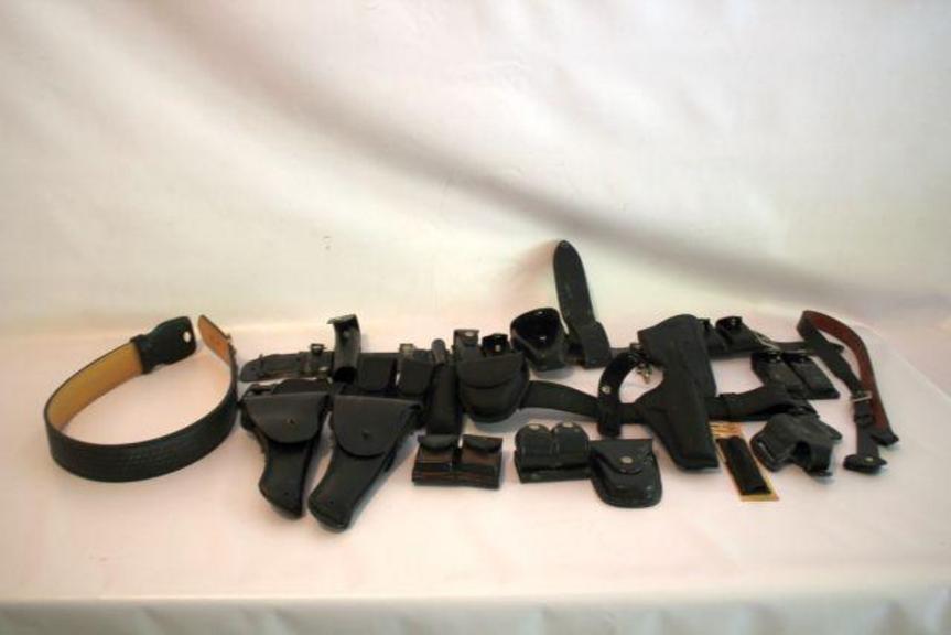 Auction Ohio POLICE BELTS AND GUN HOLSTERS