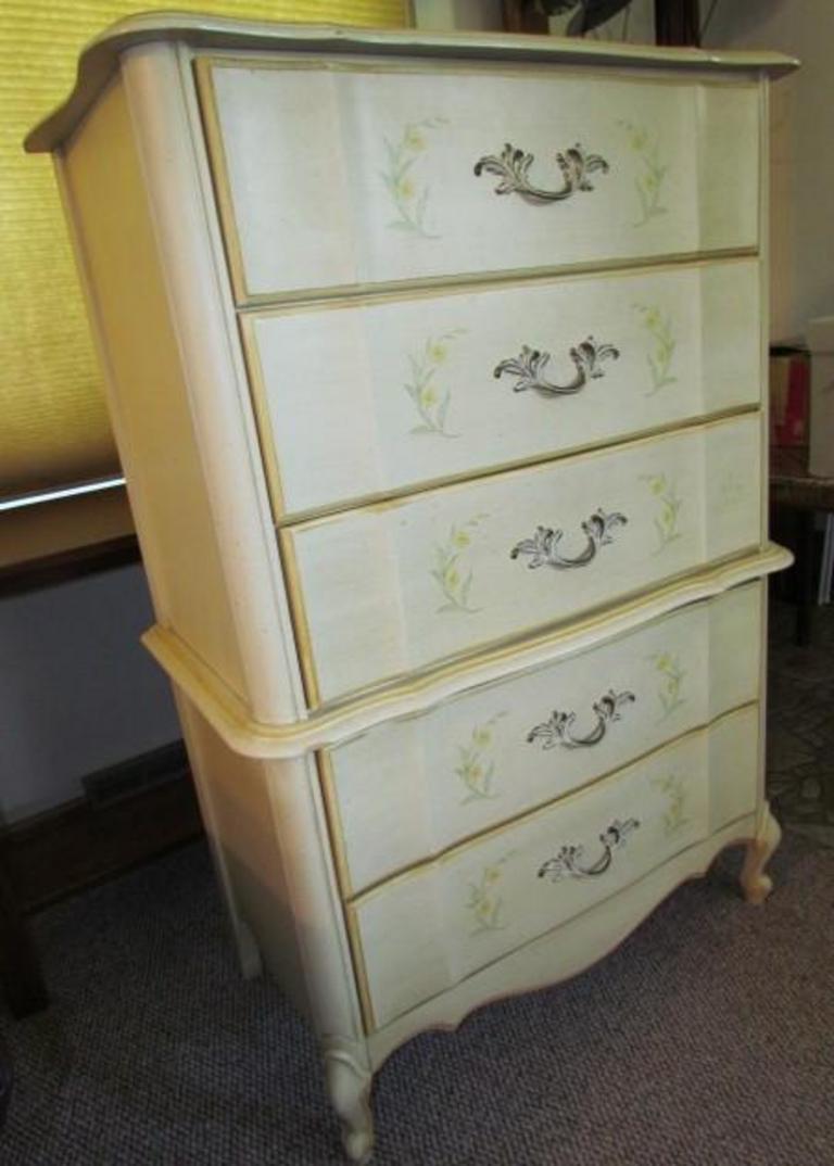 Auction Ohio Vintage Broyhill Chest