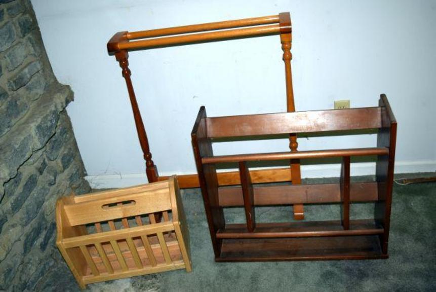 Auction Ohio Book, Magazine & Quilt Racks