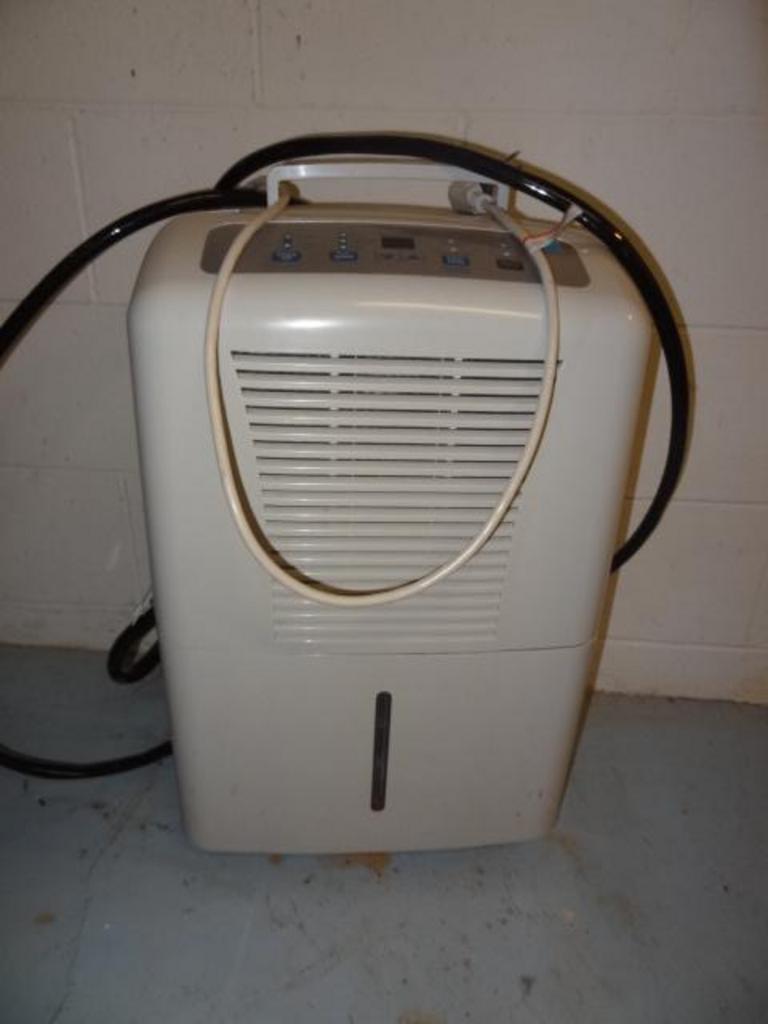 Auction Ohio GE Humidifier