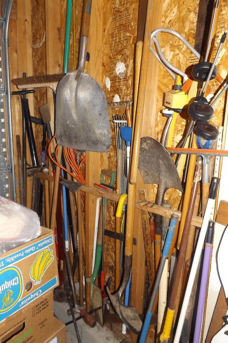 Auction Ohio Yard Tools