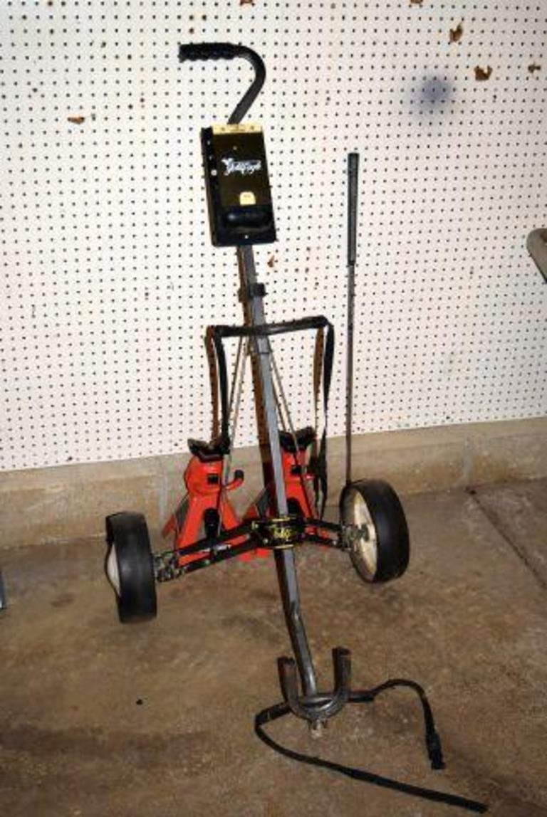 Auction Ohio Golf Bag Cart, Putter & Jacks