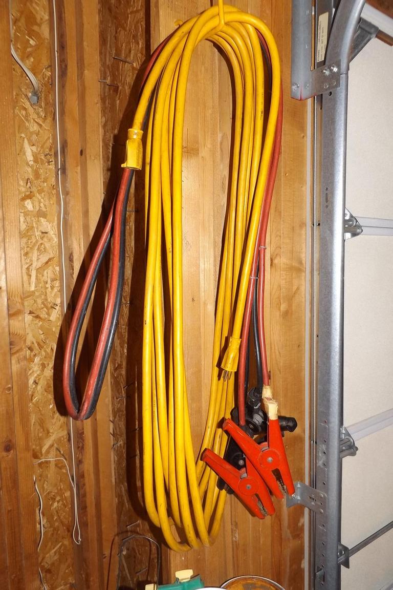 Auction Ohio Extension Cord & Jumper Cables
