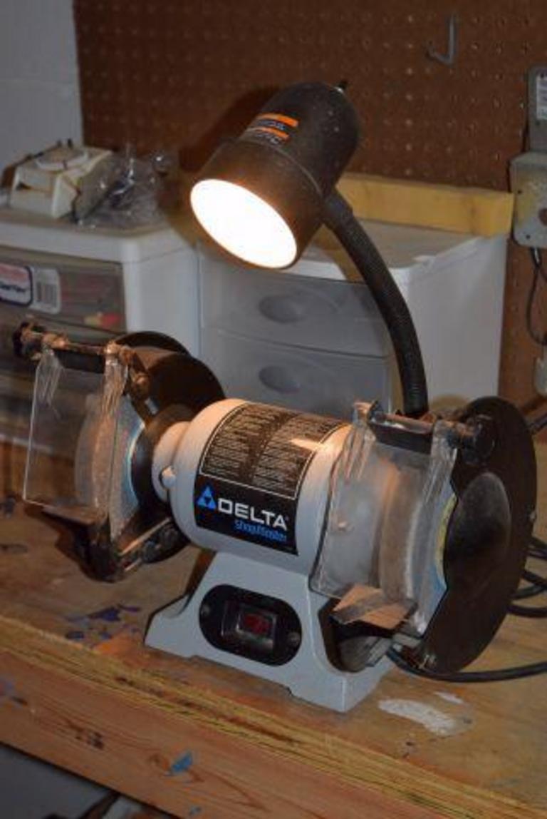 Auction Ohio Delta Bench Grinder