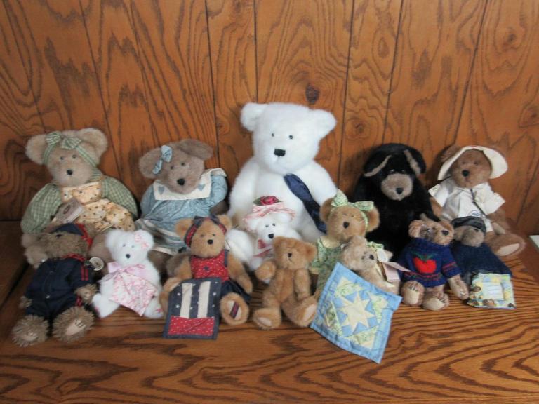 Auction Ohio Boyd's Bears