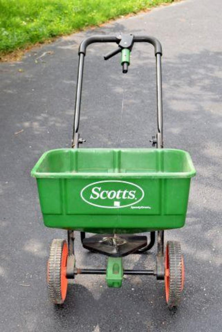 Auction Ohio | Scotts Broadcast Spreader