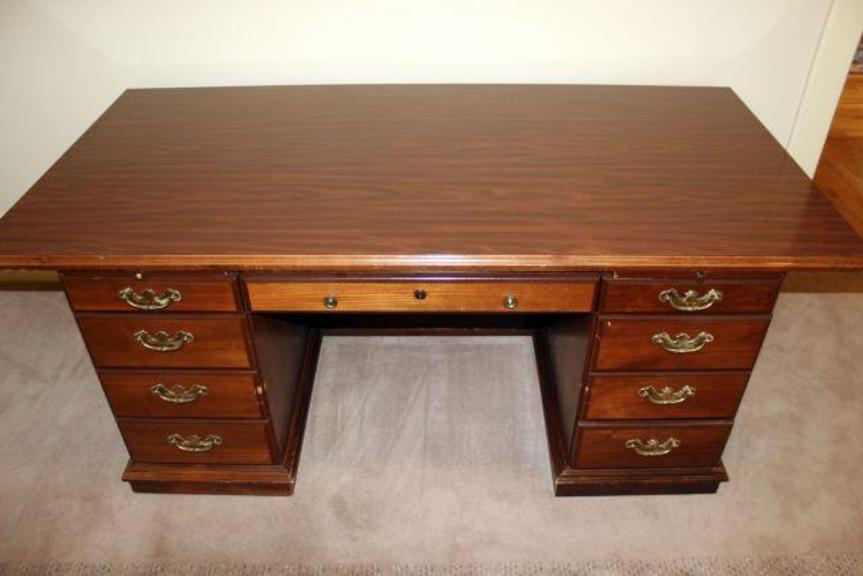 Auction Ohio Desk