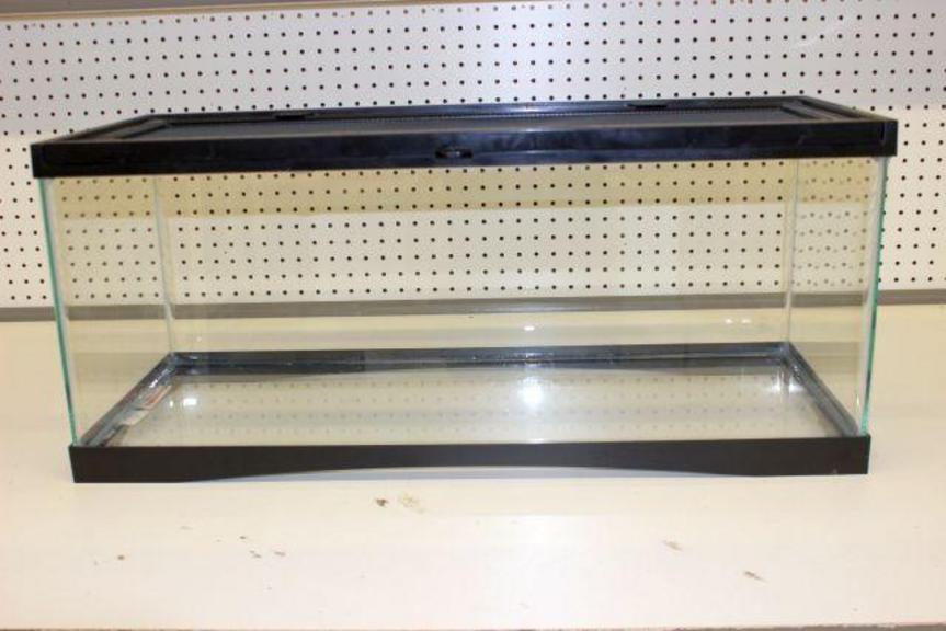 Auction Ohio Large 20 Gallon Long Tank