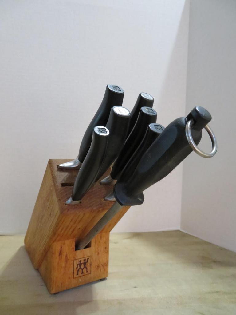 Auction Ohio JA Henckel Knife Set