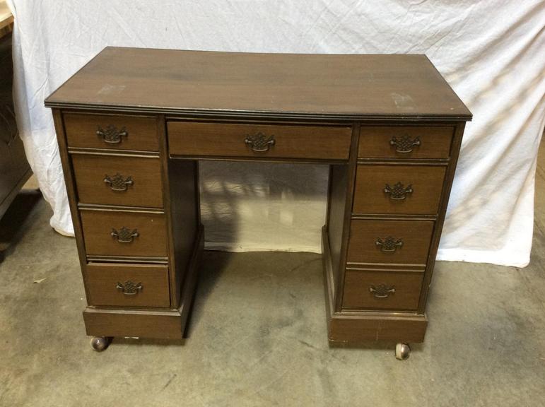 Auction Ohio Desk