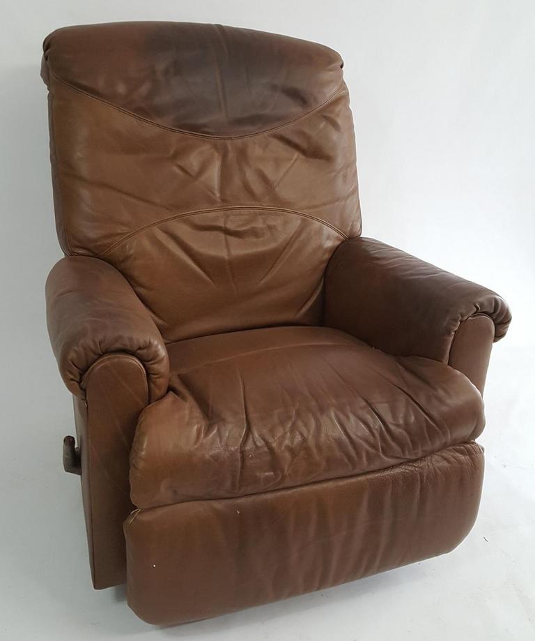 TAN LEATHER RECLINER