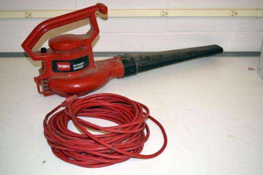 Auction Ohio Toro Blower & Extension Cord