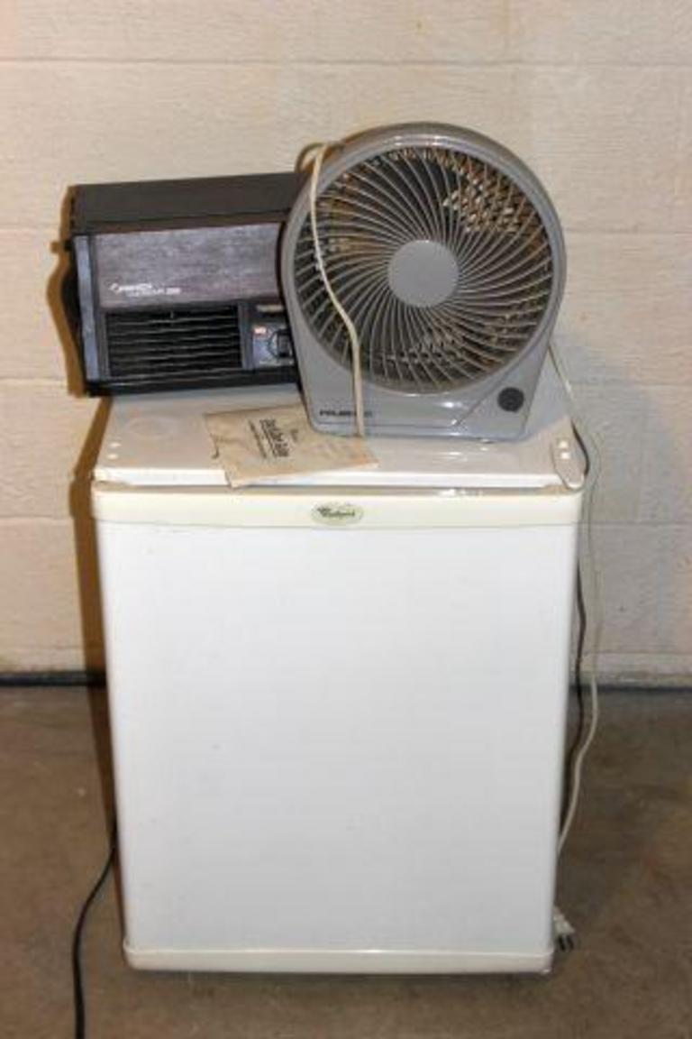 Auction Ohio Mini Fridge & Fan