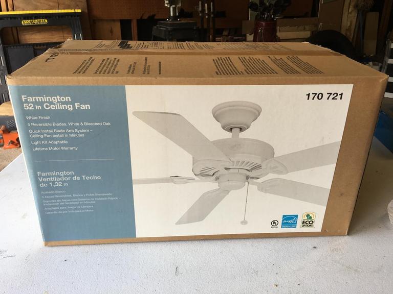 Auction Ohio 52" Farmington Ceiling Fan
