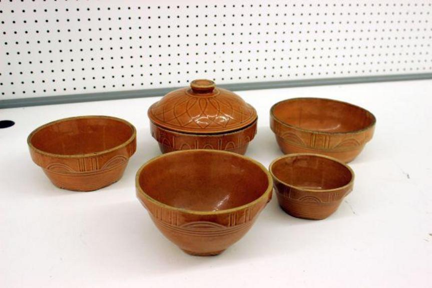 Auction Ohio Group of Oven Proof Pottery