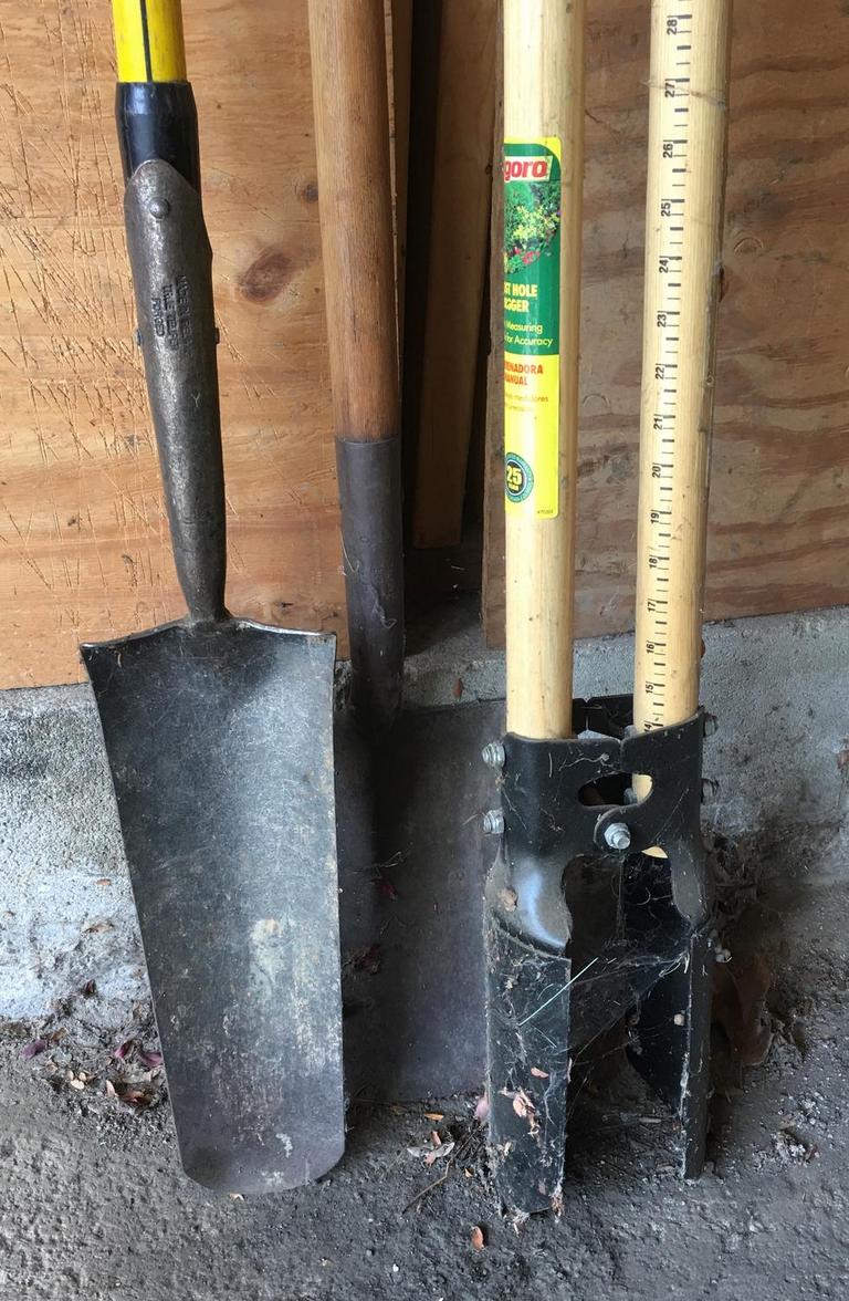 Auction Ohio Shovel, Post Digger, Spade