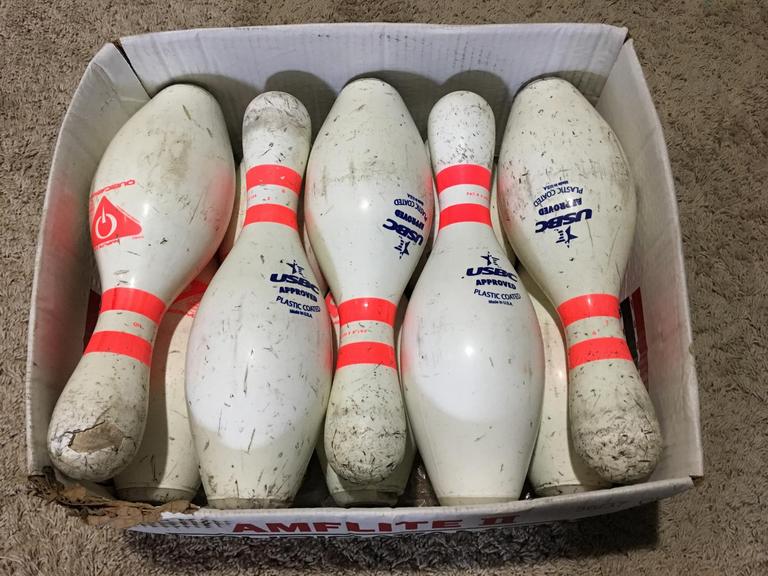 Auction Ohio Set of 10 Bowling Pins