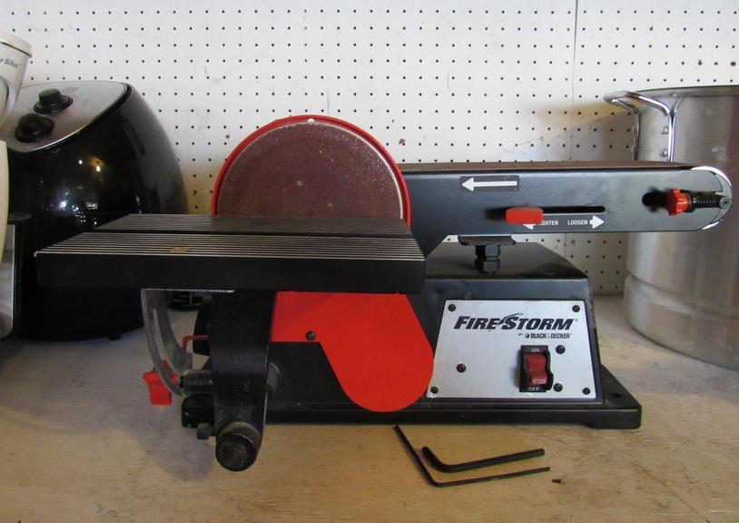 Black & Decker Firestorm Table Saw, 15-Amp - Roller Auctions